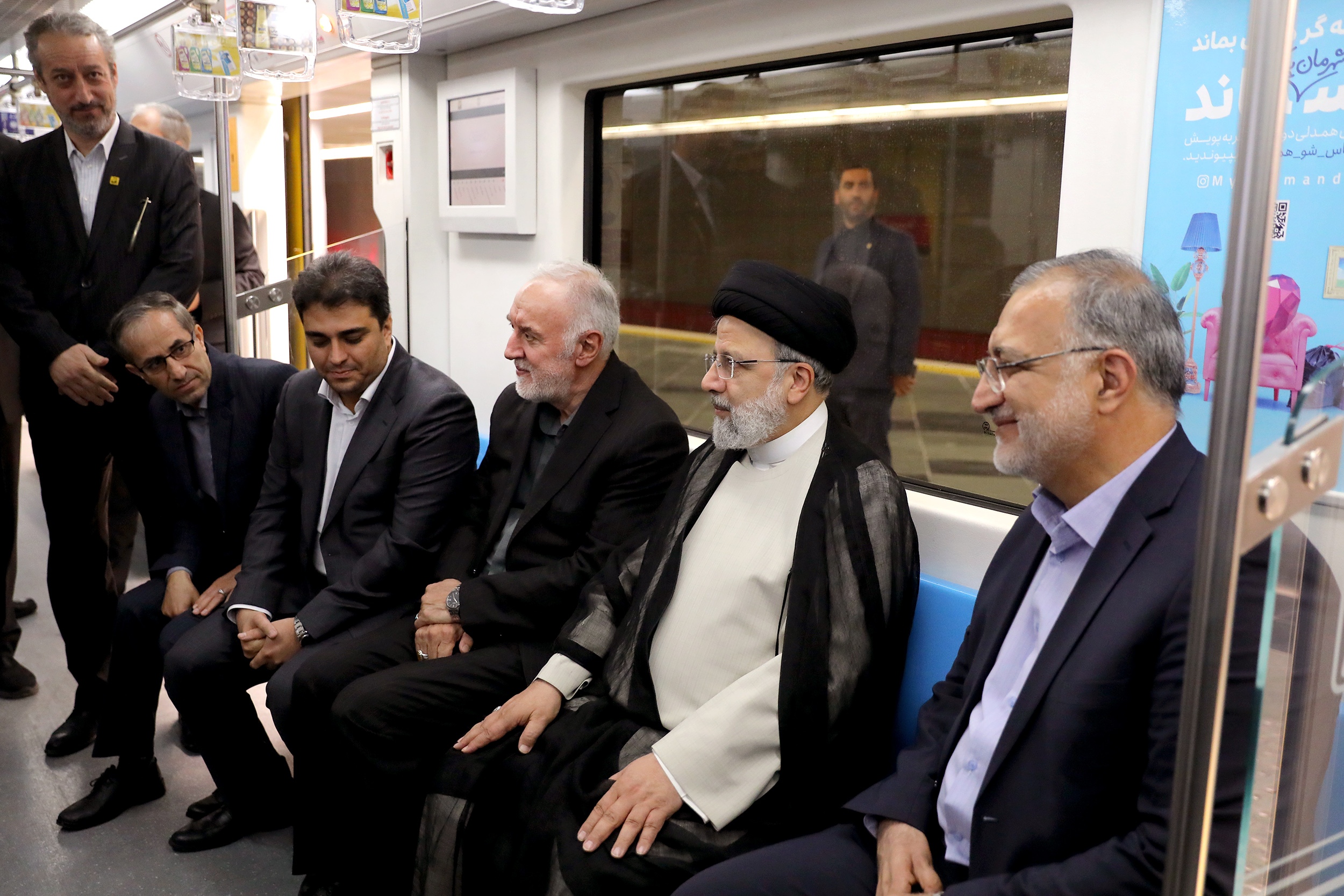تصاویری از متروسواری رئیسی و زاکانی در تهران