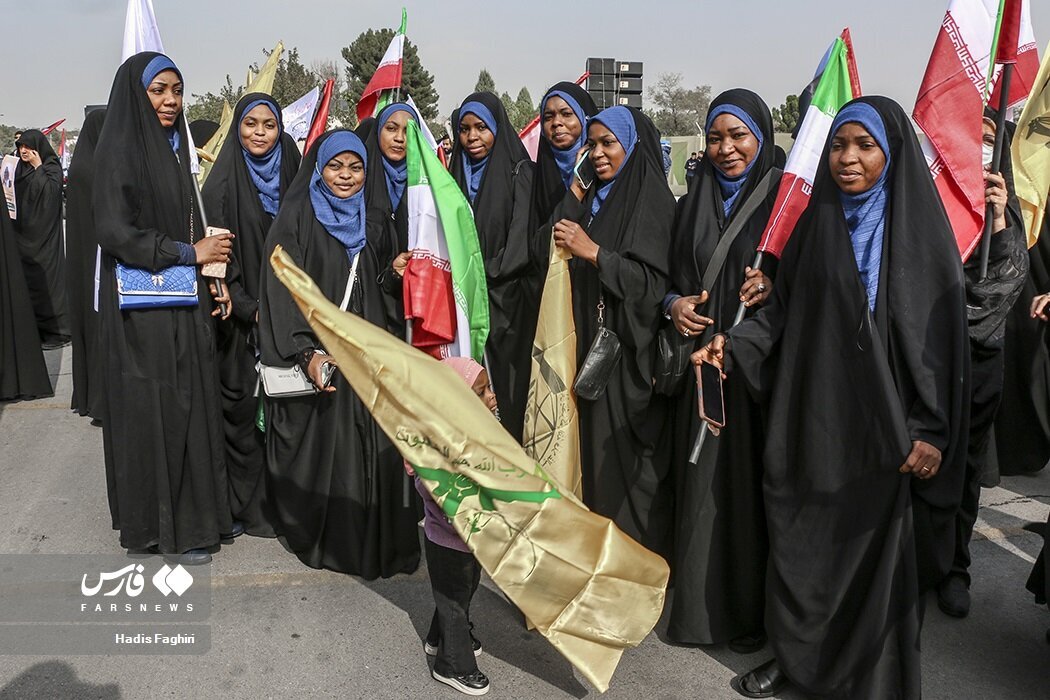 این زنان در مشهد به استقبال شیخ زکزاکی آمدند