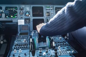 تصمیم یک خلبان برای سرنگونی هواپیما با ۸۰ مسافر