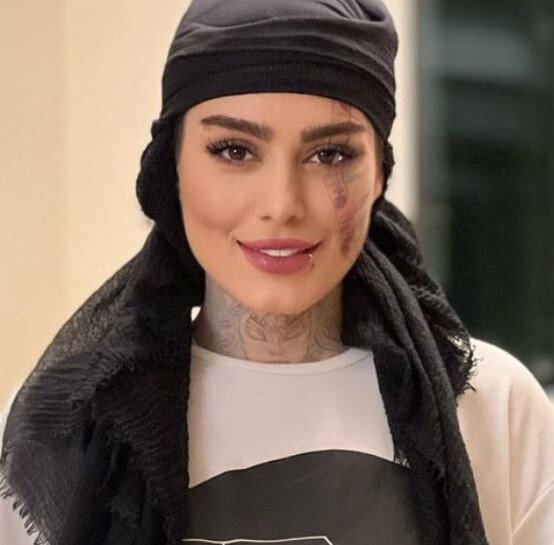 حجاب متفاوت سحر قریشی با چفیه عربی