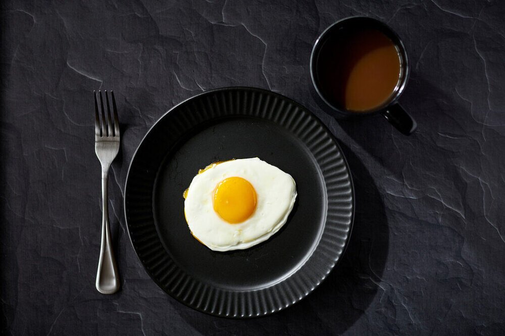خطرات خوردن تخم مرغ همراه با قهوه یا چای