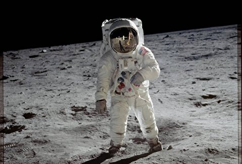 تقلای خنده‌دار فضانوردان برای راه رفتن روی ماه