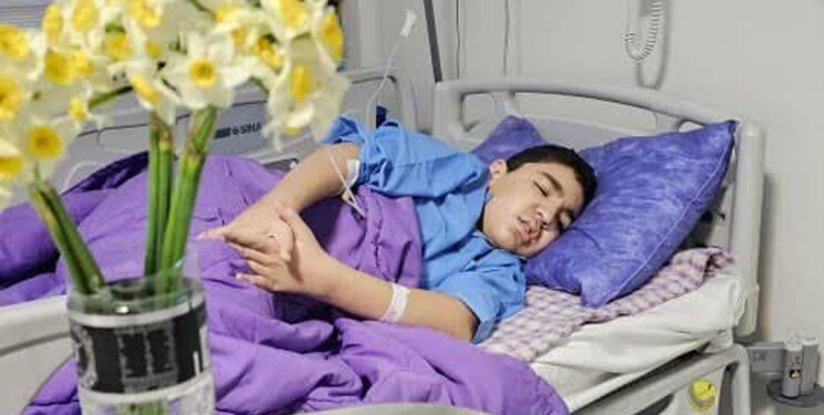 اولین تصاویر از سینا علیخانی روی تخت بیمارستان