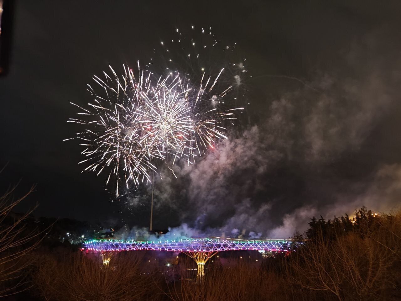 شکل و شمایل جدید پل طبیعت در شب سال نو