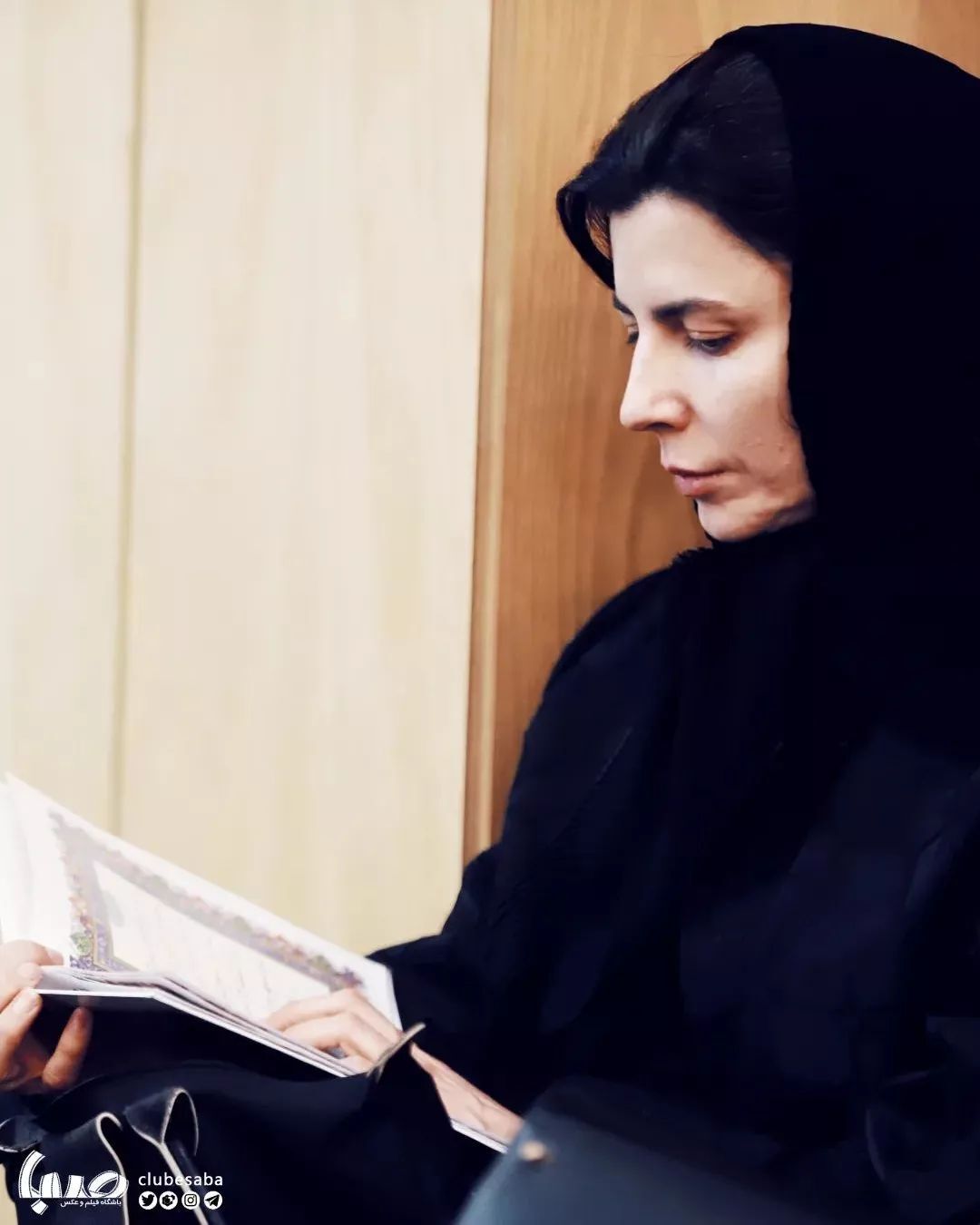 تصویری پربازدید از قرآن خواندن لیلا حاتمی در ختم داوودنژاد
