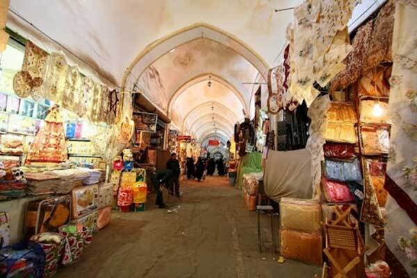 بازار قدیم قم: از شاهکارهای معماری ایران (نیک صالحی)