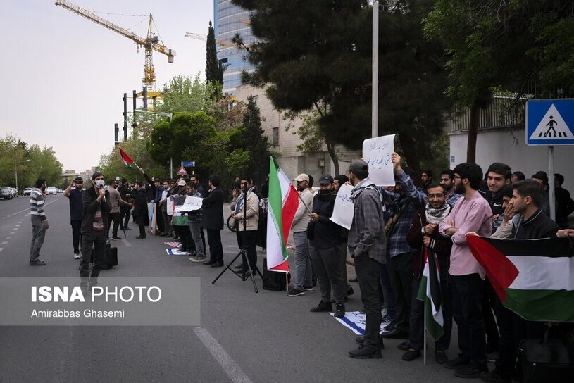 تجمع مقابل سفارت اردن در تهران
