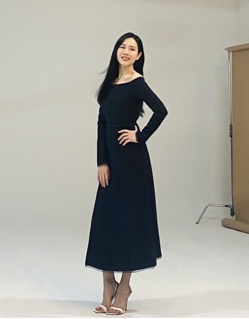 ۱۴ لباس شیک و مجلسی زیباترین زن کره‌ای (برترین ها)
