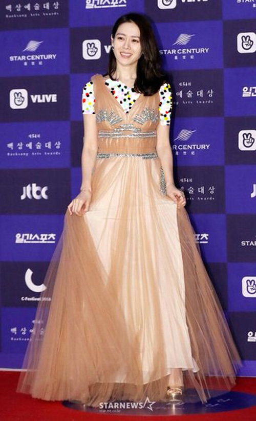 ۱۴ لباس شیک و مجلسی زیباترین زن کره‌ای (برترین ها)