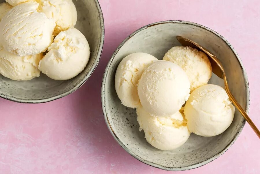 ۷ نکته مهم برای تهیه بستنی ساده خانگی + طرز تهیه بستنی ساده وانیلی