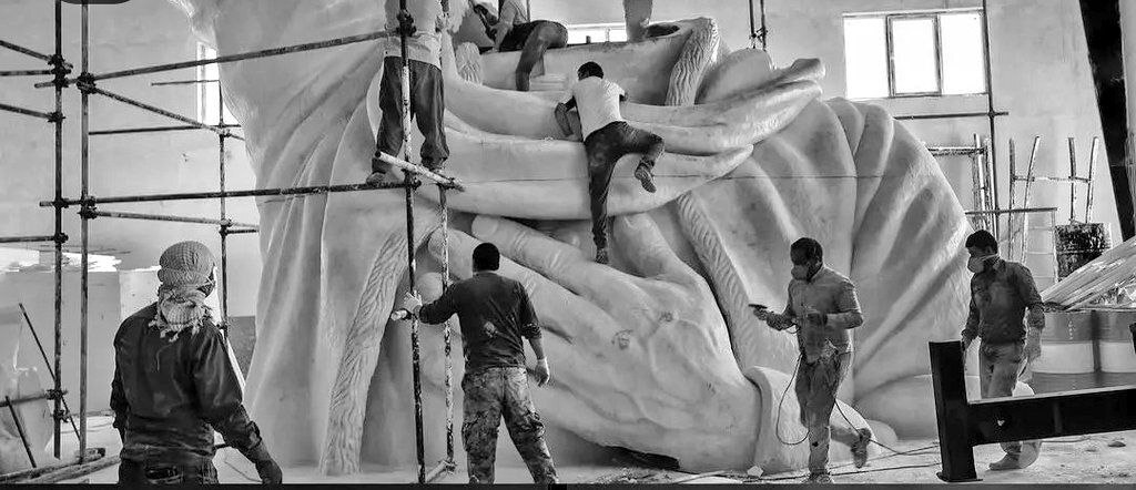 حواشی ساخت مجسمه فردوسی در دانشگاه مشهد