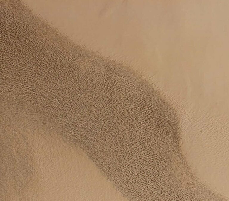 آیا در این تصویر تازه عجیب از مریخ صدها «عنکبوت» دیده می‌شود؟! (یک پزشک)