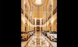 کلکسیونی از لوکس ترین خودرو های دنیا در قصر رونالدو (عصرایران)