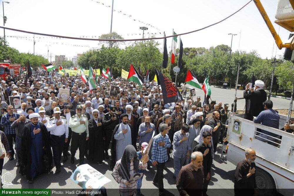 تصاویری از برادر علیرضا پناهیان در راهپیمایی ۱۵ خرداد