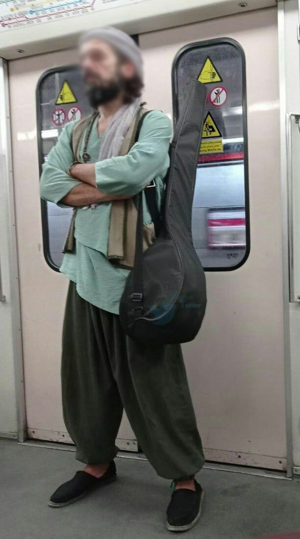 عکسی که از یک مسافر خاص در متروی تهران جلب توجه کرد