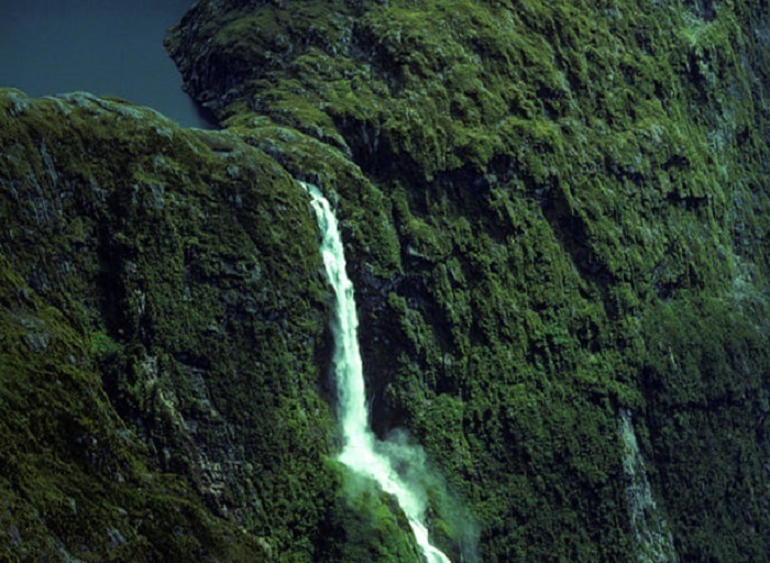 آبشار ساترلند؛ در لیست زیباترین مناظر طبیعی جهان (عصرایران)