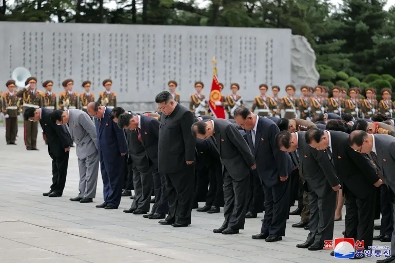 رهبر کره شمالی: باید برای ملت، بهشت بسازیم 