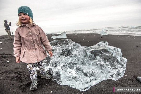 ساحل الماس در آیسلند, یخ های بلوری پخش شده روی شن سیاه