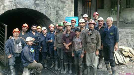 عکس یادگاری چند ماه پیش کارگران معدن زمستان یورت


