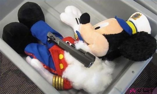 قاچاق اسلحه از طریق جاسازی درون عروسک میکی موس