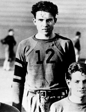«ریچارد نیکسون» زمانی که عضو مدرسه فوتبال ویتیر بود/ دهه 1930