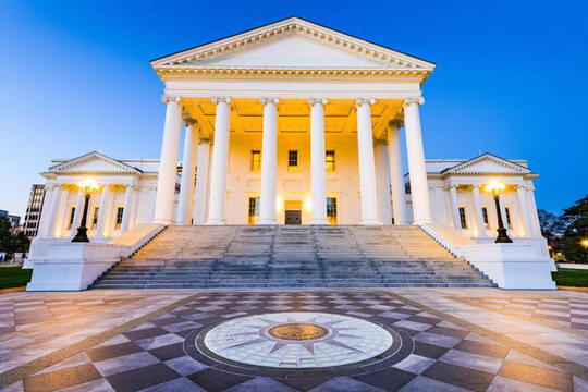  ساختمان‌های توماس جفرسون
دو ملک ساختمانی ویرجینیایی که توسط توماس جفرسون طراحی شده‌اند، ضمیمه‌های امیدبخشی به میراث ثبت شده یونسکو، یعنی مونتیسلو و دانشگاه ویرجینیا هستند. این ساختمان‌ها، تمرکز پدر موسس بر سبک باستانی (یونان و رم) را منعکس می‌کنند.